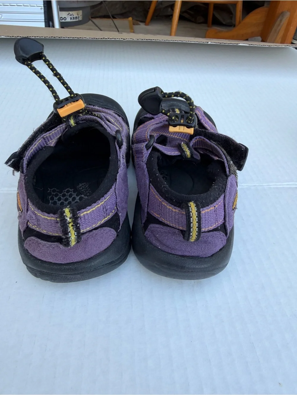Keen sturdy closed